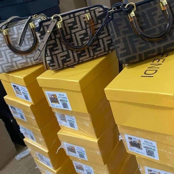 Woman bags & purse pallets - Image 3